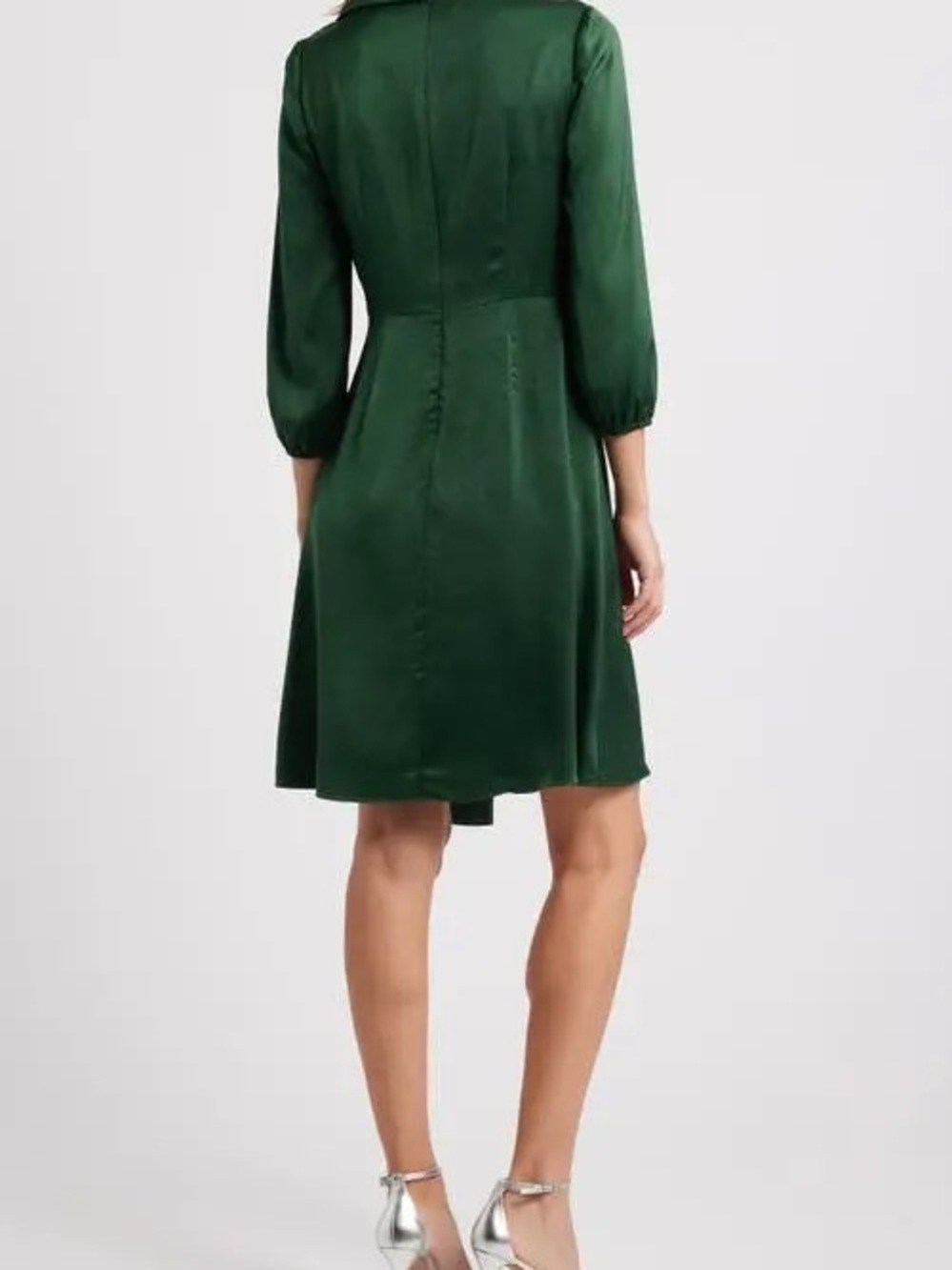 VINCE CAMUTO Green Faux Pearl Detail Satin Shirtdress - Picture 5 of 6